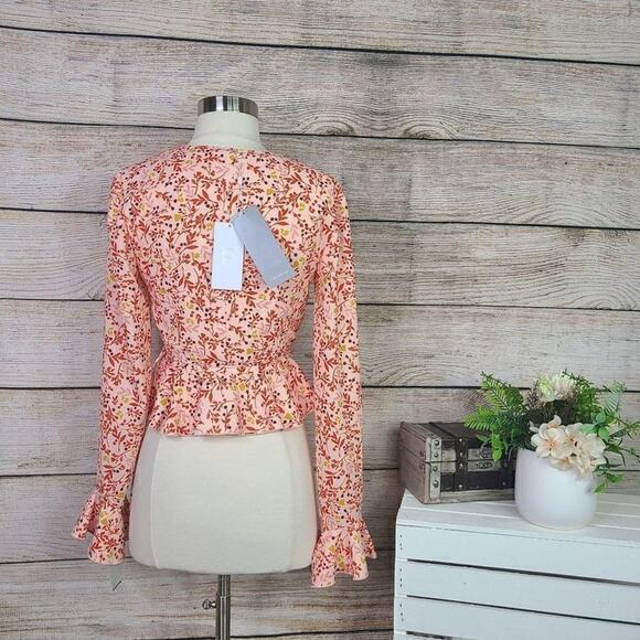 NWT Finders Keepers Floral Wrap Ruffle Top XS - Picture 4 of 4